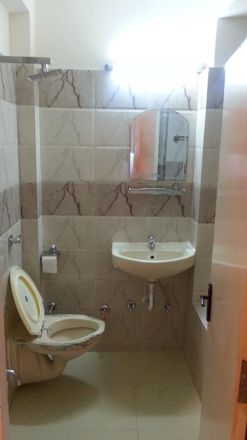 Hotel Green'S Ludhiana Bagian luar foto